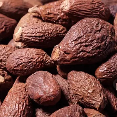 Wrinkled brown kola nuts with siraitia grosvenorii and boat-fruited sterculia for cough relief