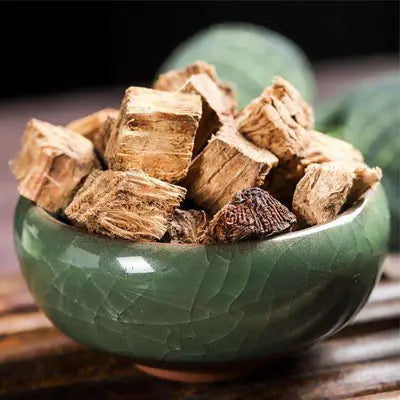 Cubed dried herbal medicine with Hovenia Dulcis Thunb and tangerine peel, rich in volatile oils for health tea
